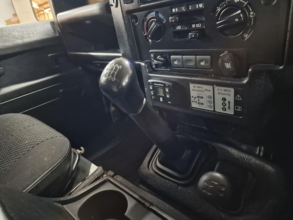Used Land Rover Defender 110 2011 for sale - 76156757: Photo 20