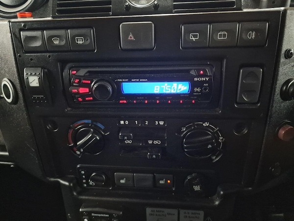 Used Land Rover Defender 110 2011 for sale - 76156757: Photo 21