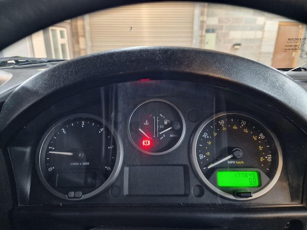 Used Land Rover Defender 110 2011 for sale - 76156757: Photo 23
