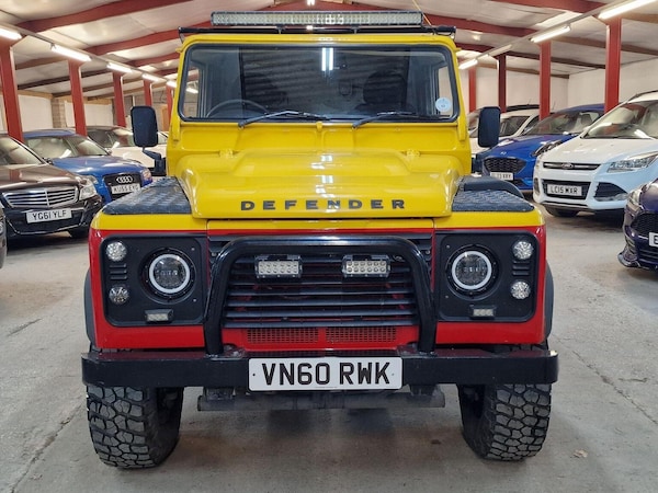 Used Land Rover Defender 110 2011 for sale - 76156757: Photo 2