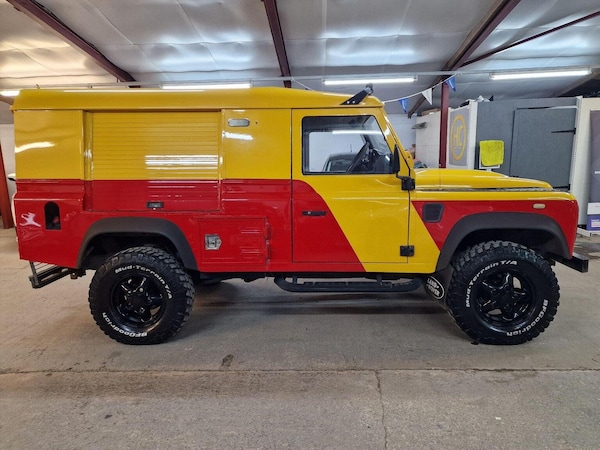 Used Land Rover Defender 110 2011 for sale - 76156757: Photo 8