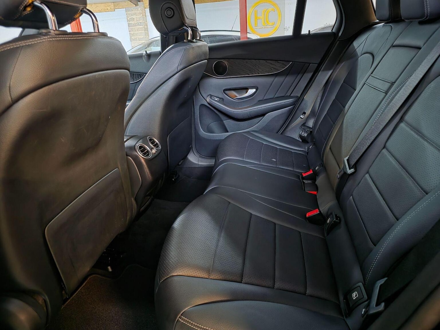 Used Mercedes-Benz GLC 2018 for sale - 76565172: Photo 16