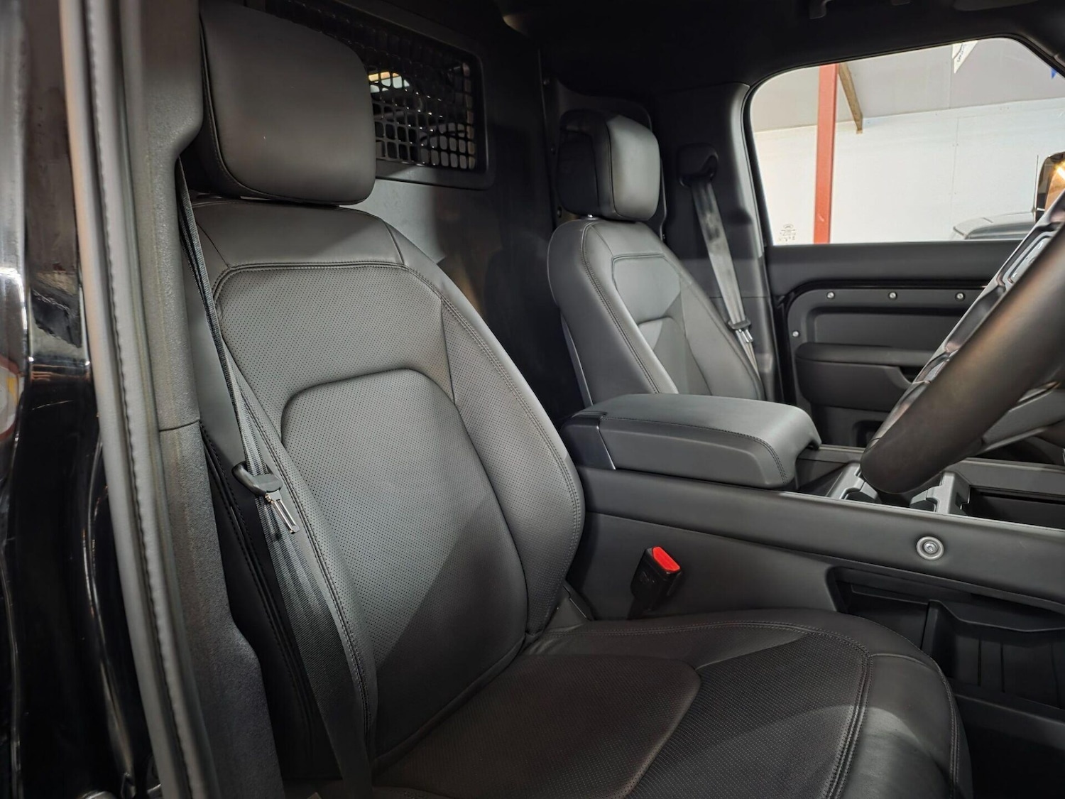 Used Land Rover Defender 2024 for sale - 77349994: Photo 18