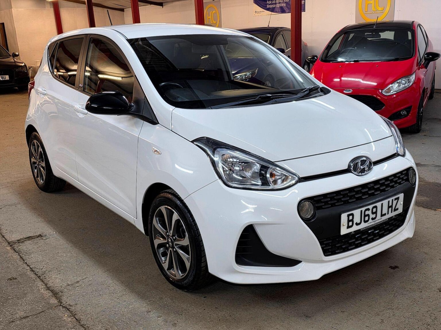 Used Hyundai i10 2019 for sale - 76748259: Photo 1