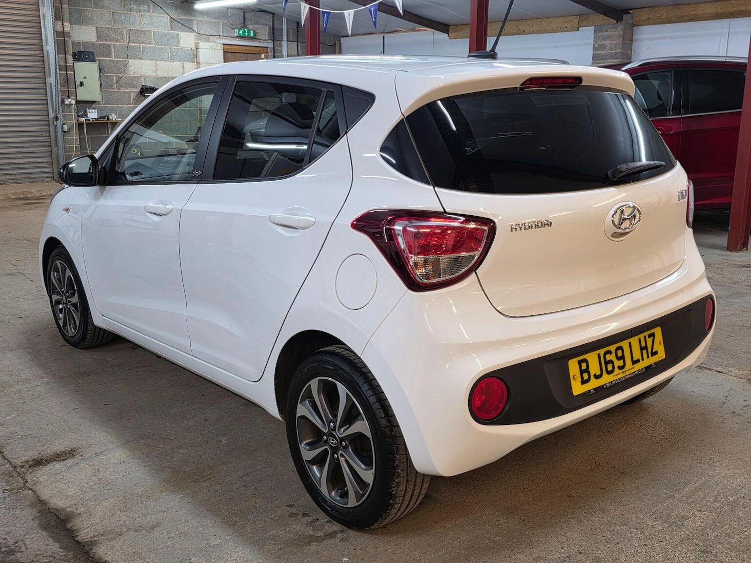 Used Hyundai i10 2019 for sale - 76748259: Photo 5
