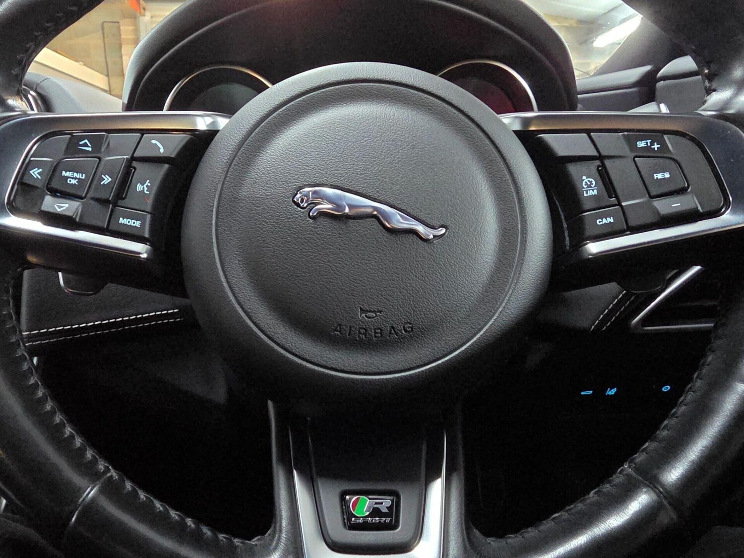 Used Jaguar XE 2019 for sale - 77557360: Photo 29