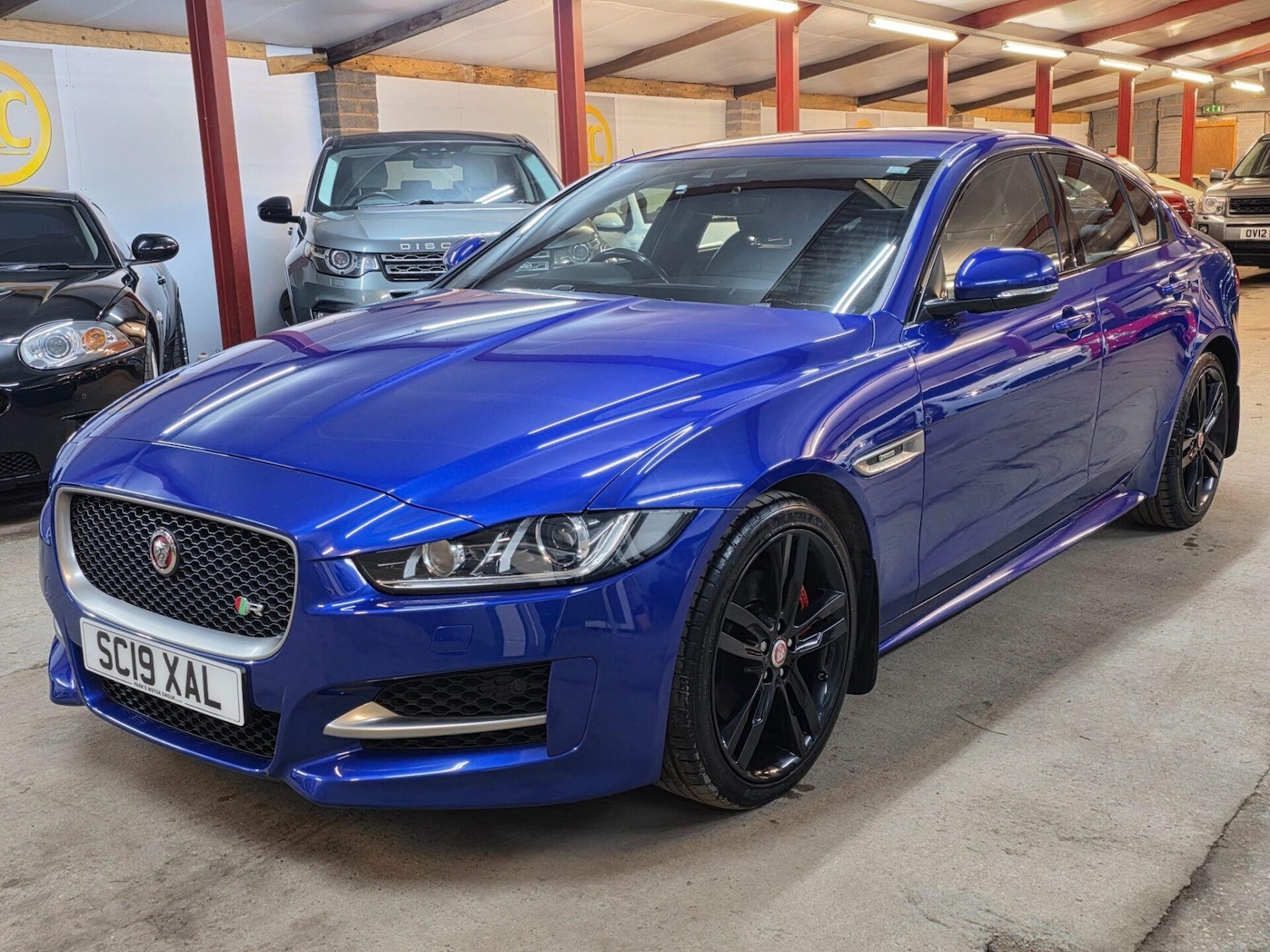 Used Jaguar XE 2019 for sale - 77557360: Photo 3