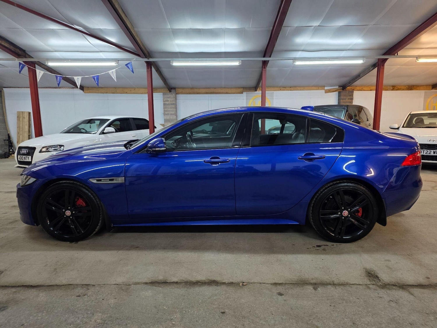 Used Jaguar XE 2019 for sale - 77557360: Photo 4