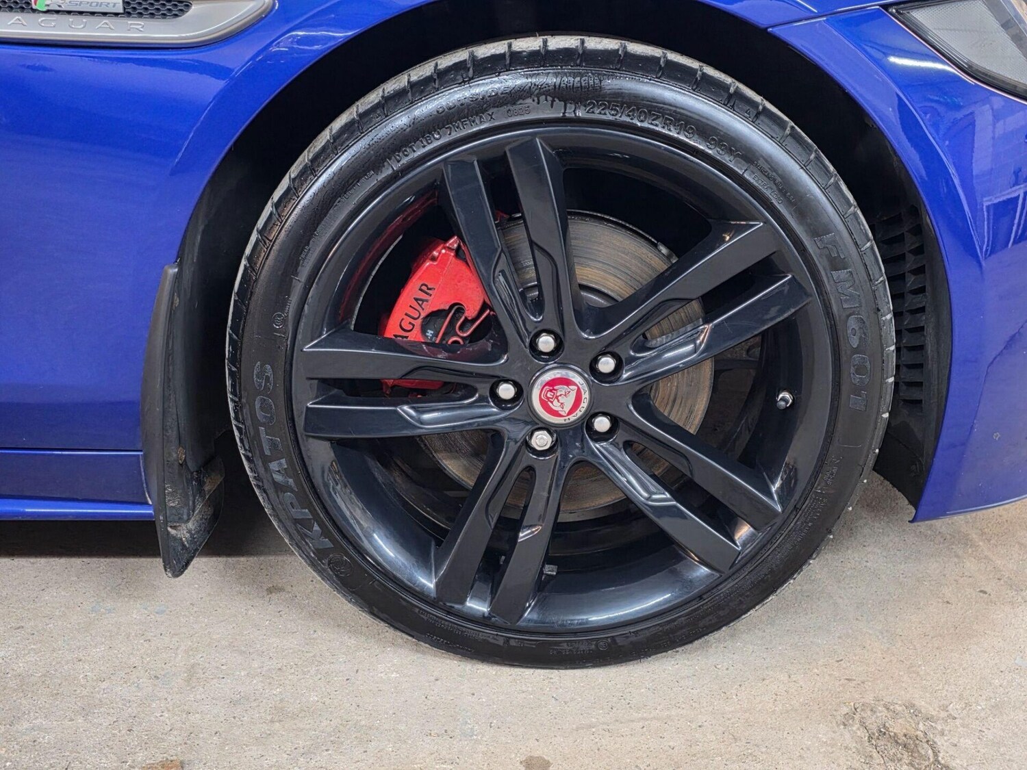 Used Jaguar XE 2019 for sale - 77557360: Photo 9