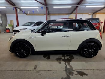 Used MINI Hatch 2018 for sale - 78755553: Photo