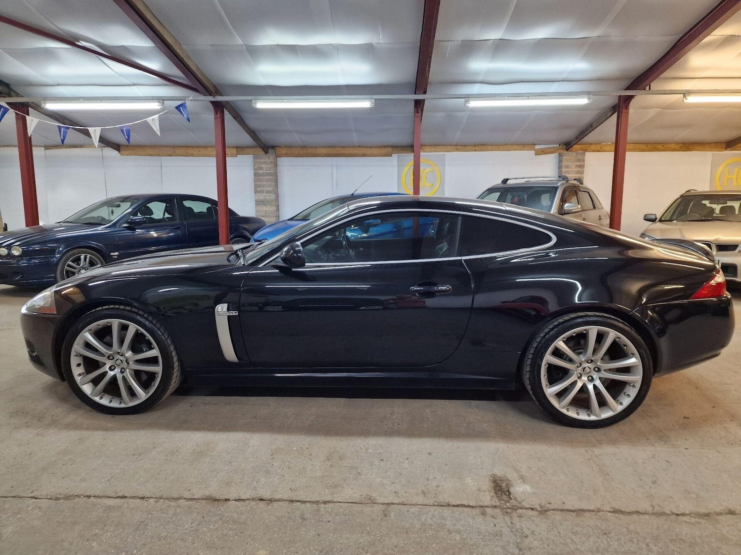 Used Jaguar XKR 2008 for sale - 77104407: Photo 4