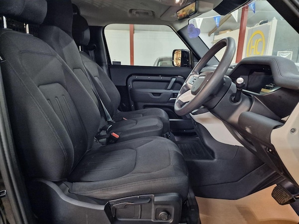 Used Land Rover Defender 90 2021 for sale - 76156745: Photo 16