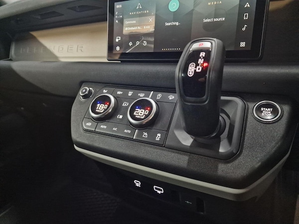 Used Land Rover Defender 90 2021 for sale - 76156745: Photo 19