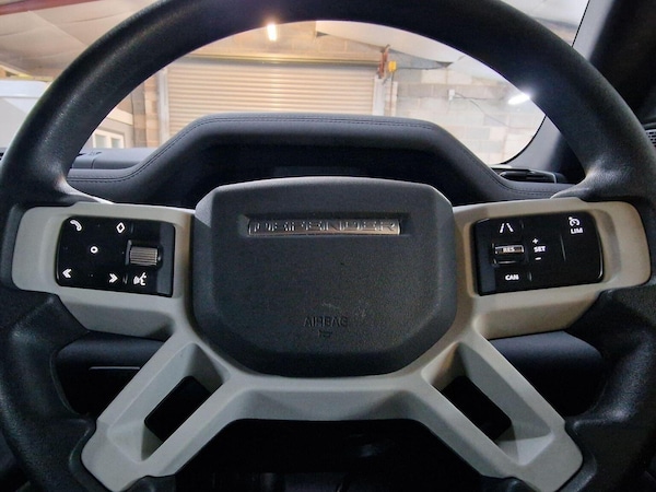 Used Land Rover Defender 90 2021 for sale - 76156745: Photo 23