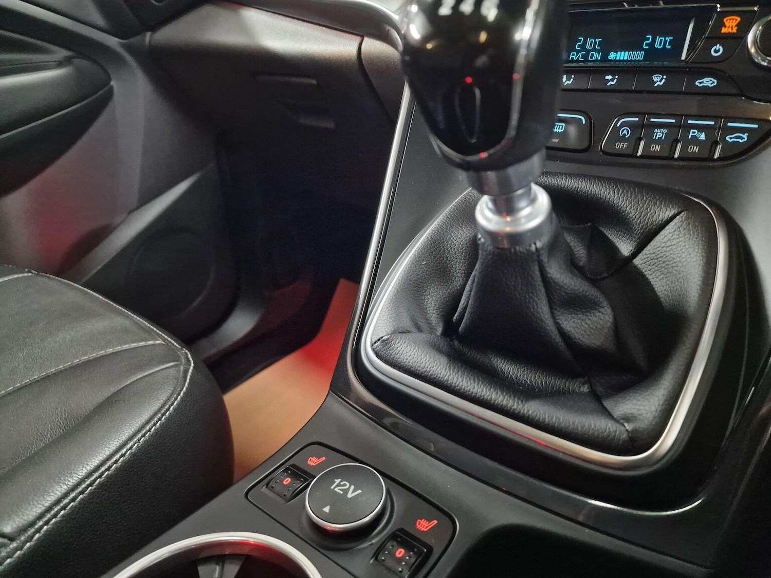 Used Ford Kuga 2016 for sale - 76397046: Photo 22