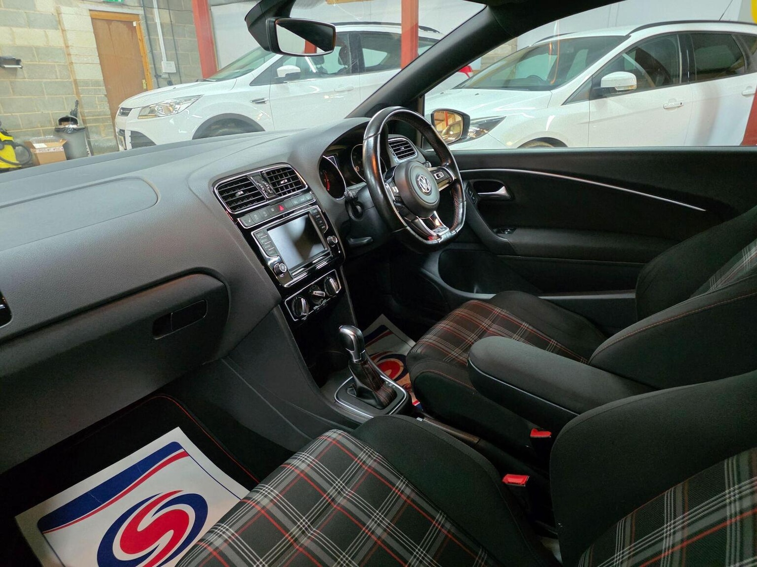 Used Volkswagen Polo 2016 for sale - 76565176: Photo 14