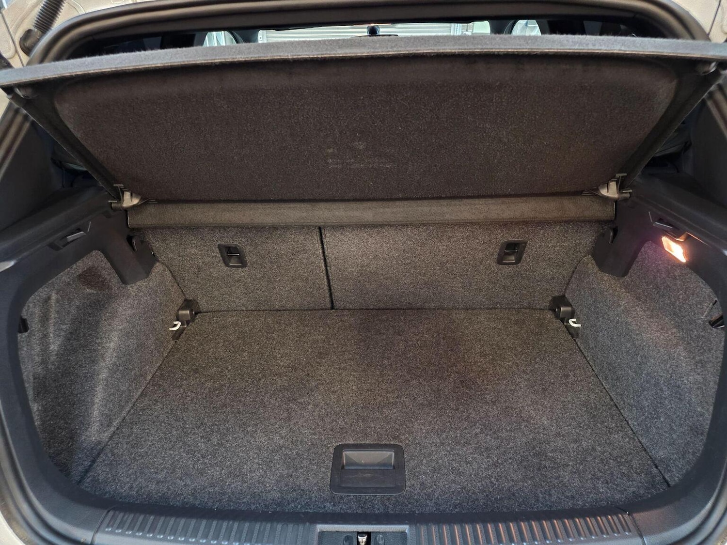 Used Volkswagen Polo 2016 for sale - 76565176: Photo 16