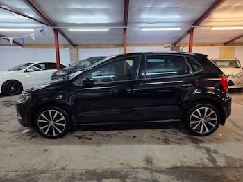 Used Volkswagen Polo 2017 for sale - 77152752: Photo