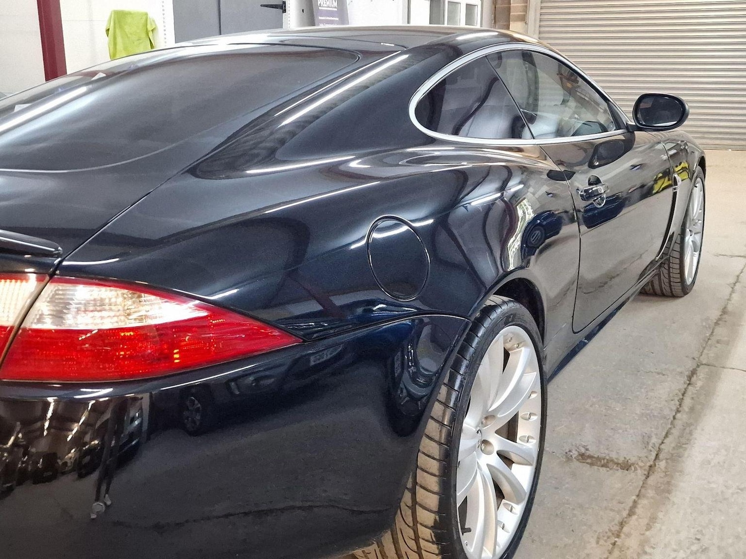 Used Jaguar XKR 2008 for sale - 76794407: Photo 9