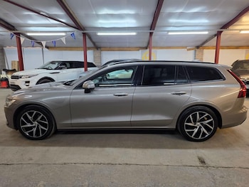 Used Volvo V60 2018 for sale - 79205511: Photo