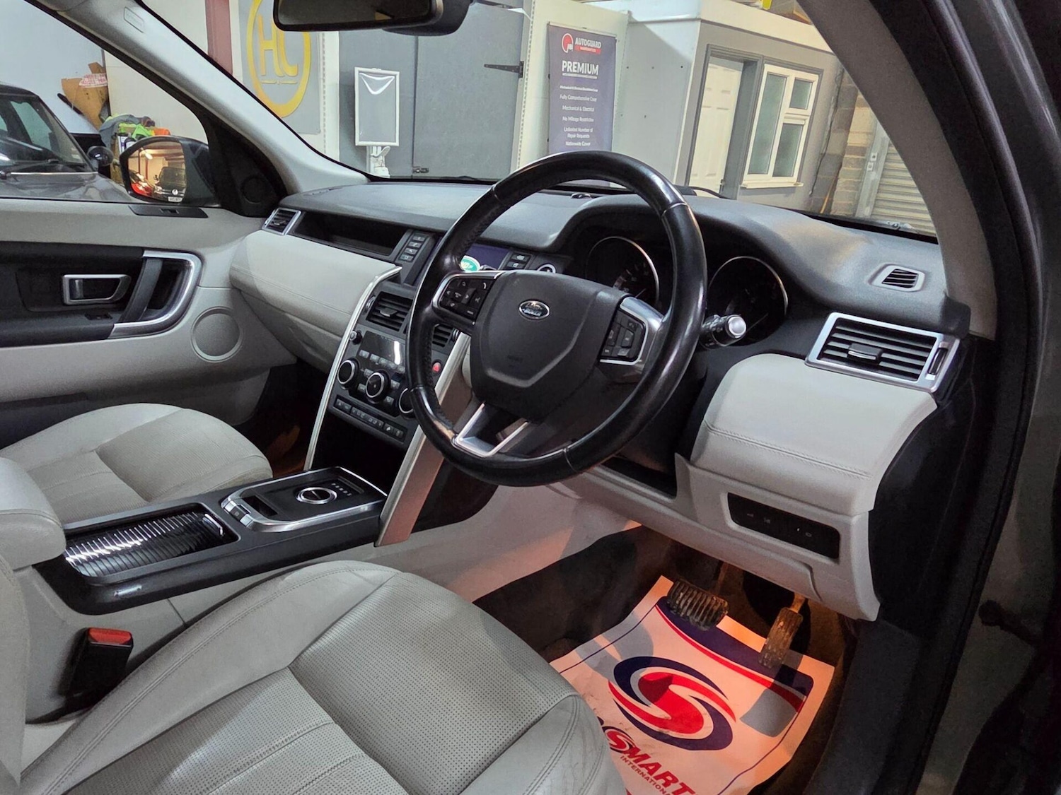 Used Land Rover Discovery Sport 2015 for sale - 77557374: Photo 24