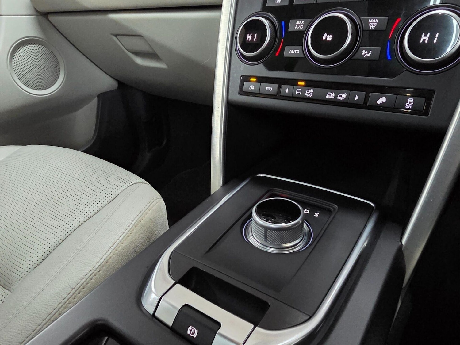 Used Land Rover Discovery Sport 2015 for sale - 77557374: Photo 26