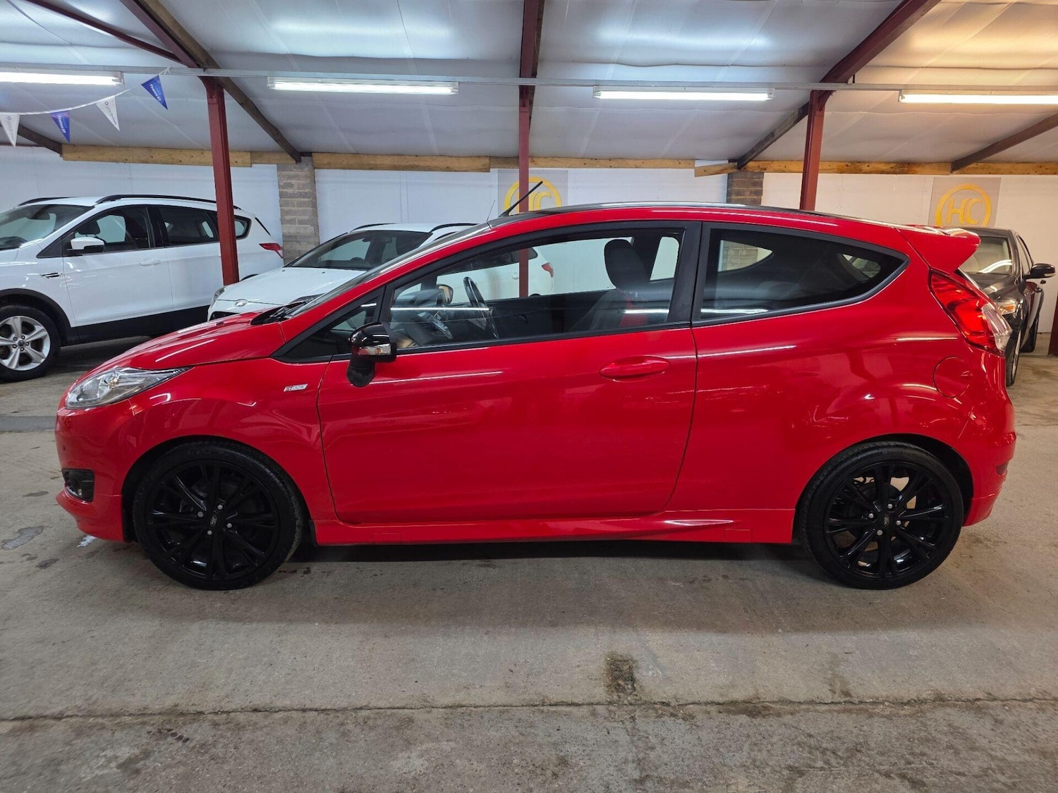 Used Ford Fiesta 2017 for sale - 77104395: Photo 4