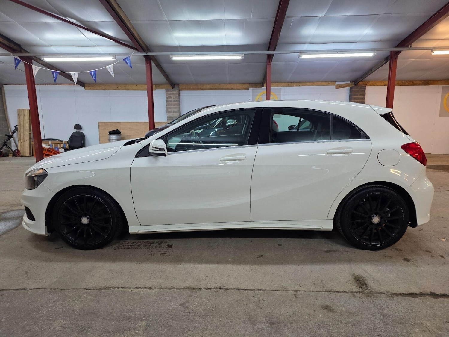 Used Mercedes-Benz A-Class 2015 for sale - 77196552: Photo 4