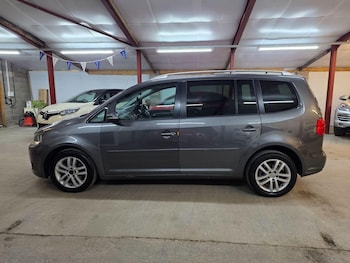 Used Volkswagen Touran 2011 for sale - 78967855: Photo