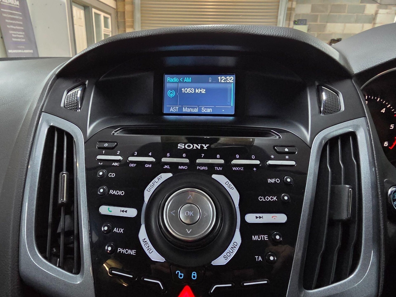 Used Ford Focus 2011 for sale - 77282600: Photo 23