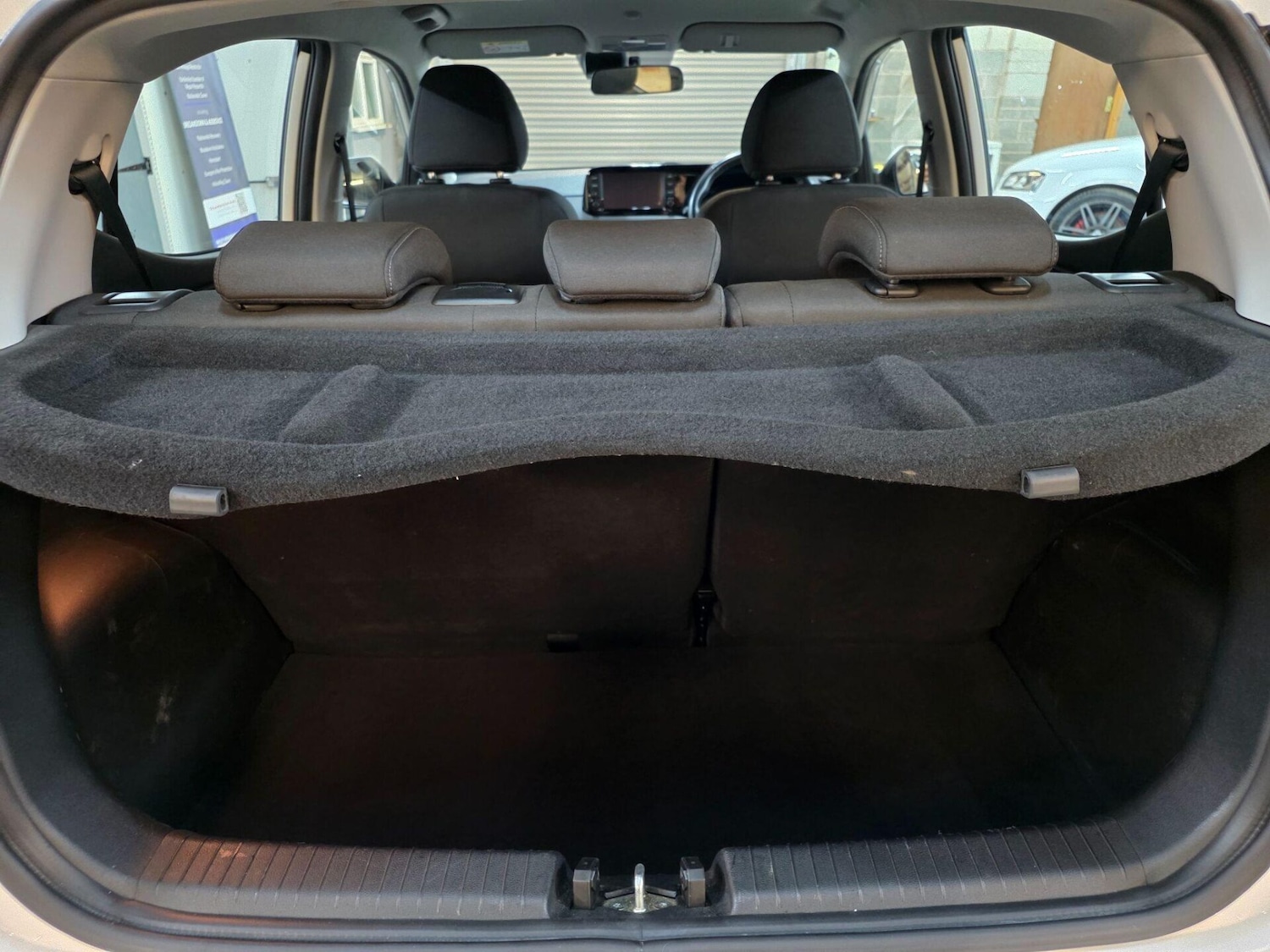 Used Hyundai i10 2022 for sale - 77557375: Photo 19