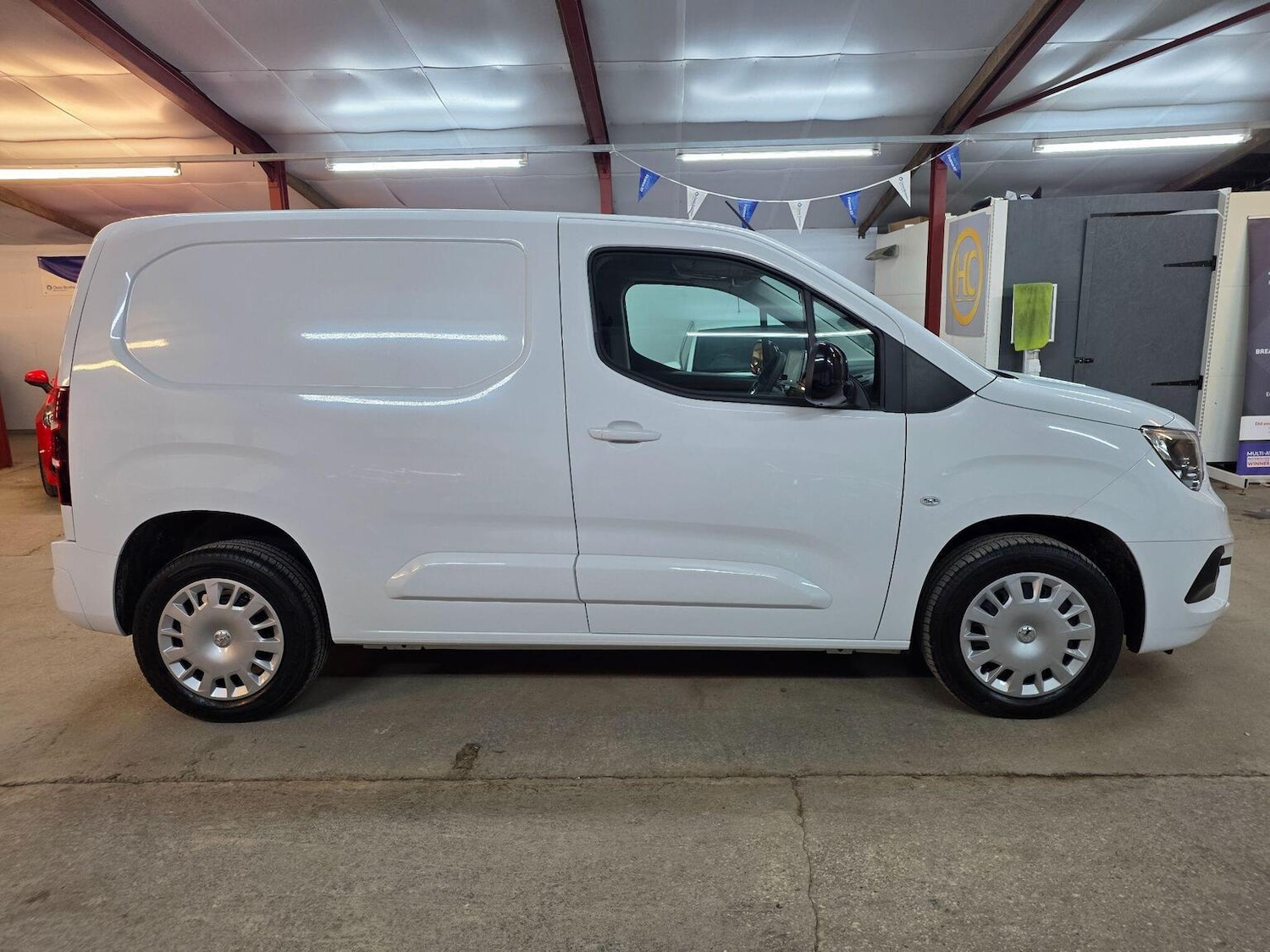 Used Vauxhall Combo 2023 for sale - 76625396: Photo 8