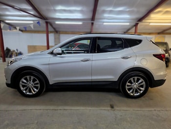 Used Hyundai Santa Fe 2016 for sale - 79150412: Photo