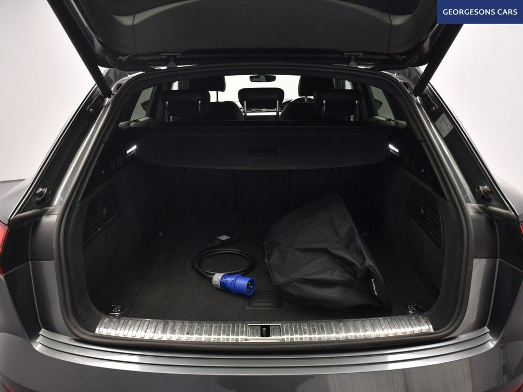 Used Audi Q8 e-tron 2023 for sale - 77593856: Photo 9