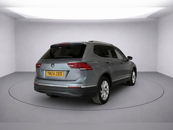 Used Volkswagen Tiguan Allspace 2024 for sale - 78702401: Photo