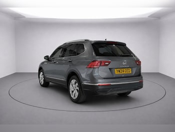 Used Volkswagen Tiguan Allspace 2024 for sale - 78702401: Photo
