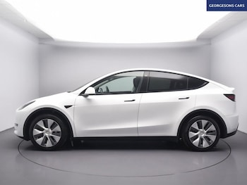 Used Tesla Model Y 2023 for sale - 77911111: Photo