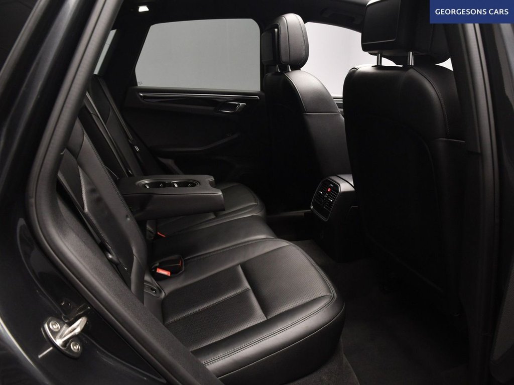 Used Porsche Macan 2018 for sale - 76406341: Photo 18