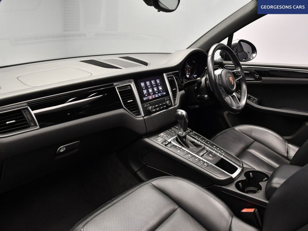 Used Porsche Macan 2018 for sale - 76527253: Photo 11