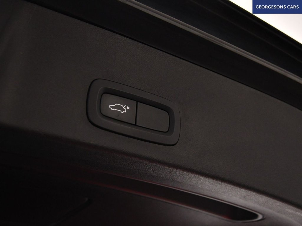 Used Volvo XC40 2020 for sale - 76840759: Photo 10