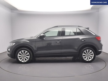 Used Volkswagen T-Roc 2018 for sale - 79493767: Photo