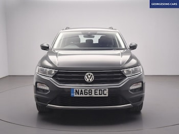 Used Volkswagen T-Roc 2018 for sale - 79493767: Photo