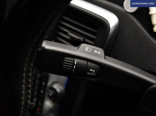 Used Volvo V40 2015 for sale - 75619411: Photo 23