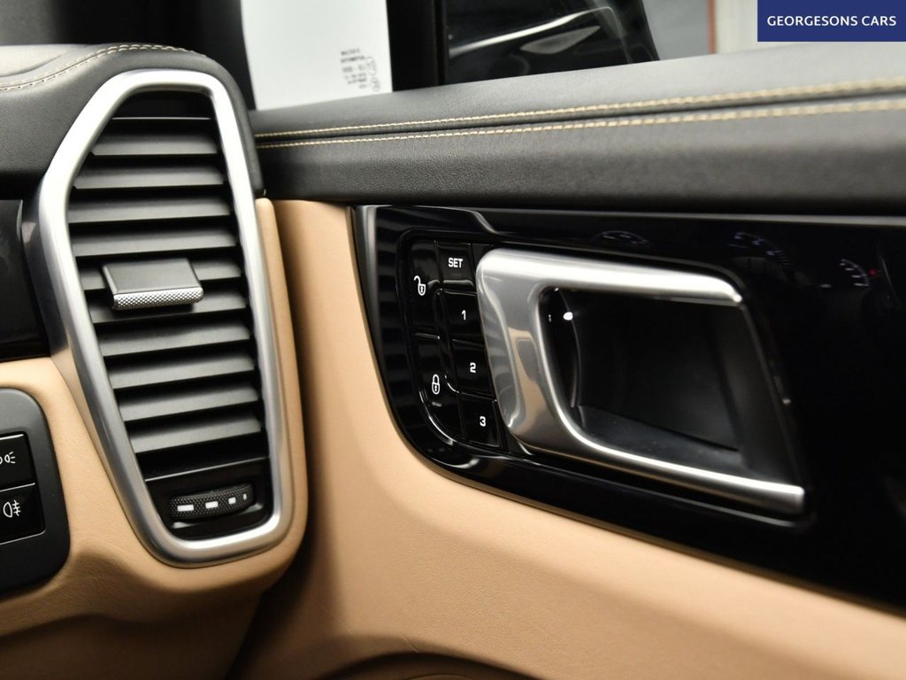 Used Porsche Cayenne 2018 for sale - 78153644: Photo 31