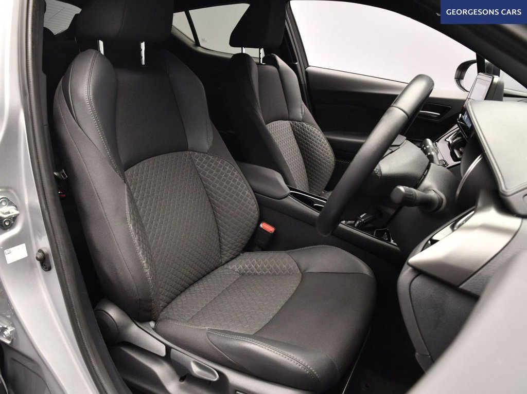 Used Toyota C-HR 2023 for sale - 77608501: Photo 14