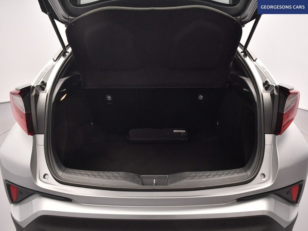 Used Toyota C-HR 2023 for sale - 77608501: Photo 9