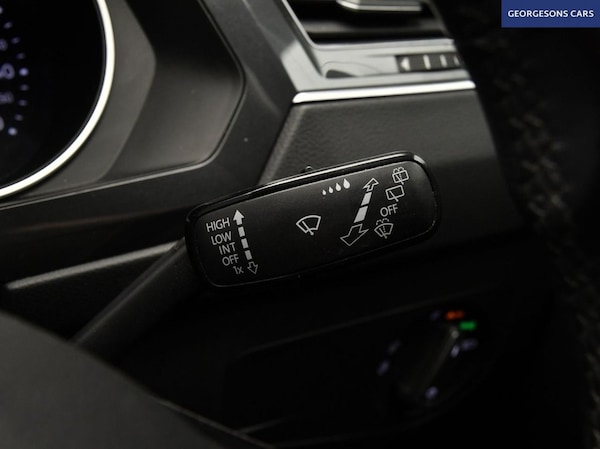 Used Volkswagen Tiguan 2019 for sale - 76147599: Photo 35