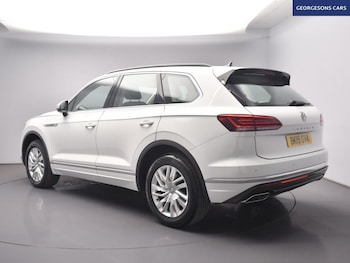 Used Volkswagen Touareg 2019 for sale - 79177979: Photo
