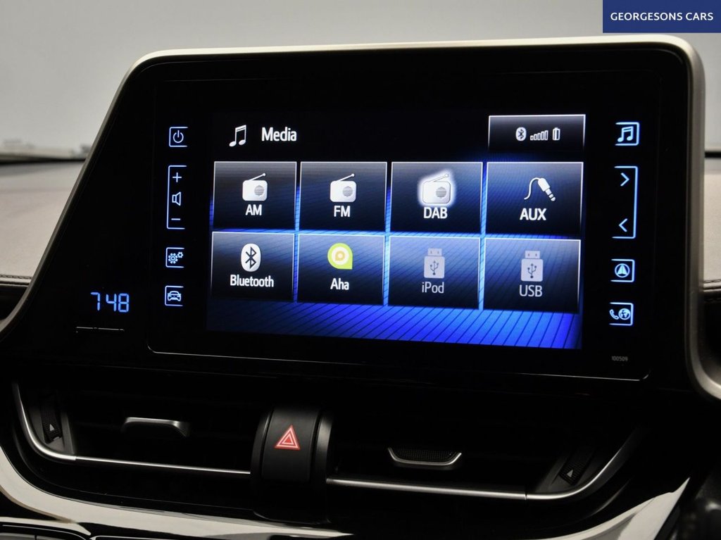 Used Toyota C-HR 2018 for sale - 78068582: Photo 24