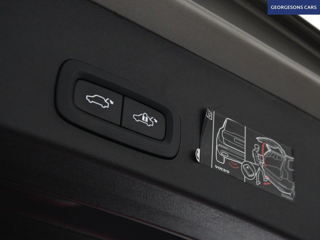 Used Volvo XC40 2021 for sale - 77110845: Photo 10